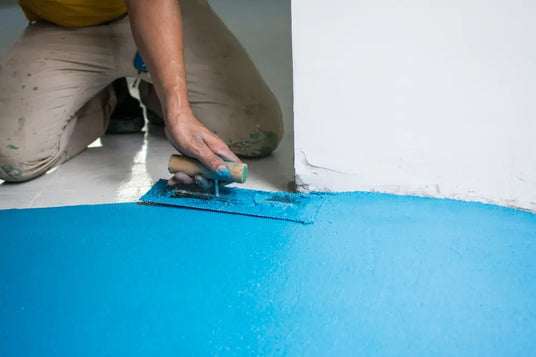 nivellieren blau Handwerker