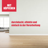 Leerer Raum, roter Text, Holzboden.