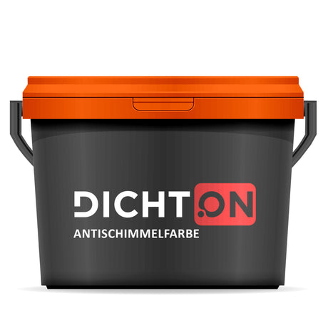 Eimer mit Antischimmelfarbe-Aufschrift.