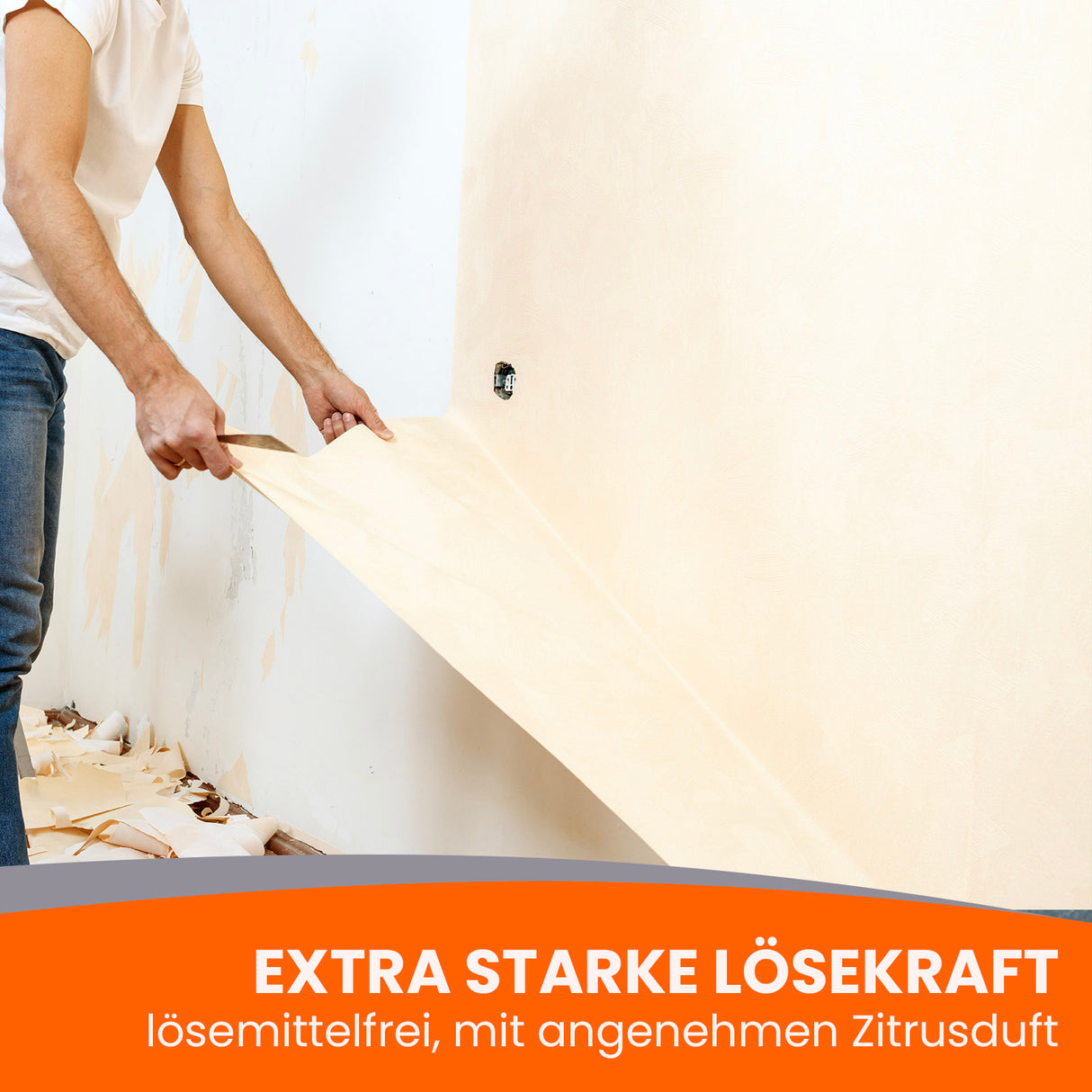 Tapetenentfernung mit starkem Lösemittel.