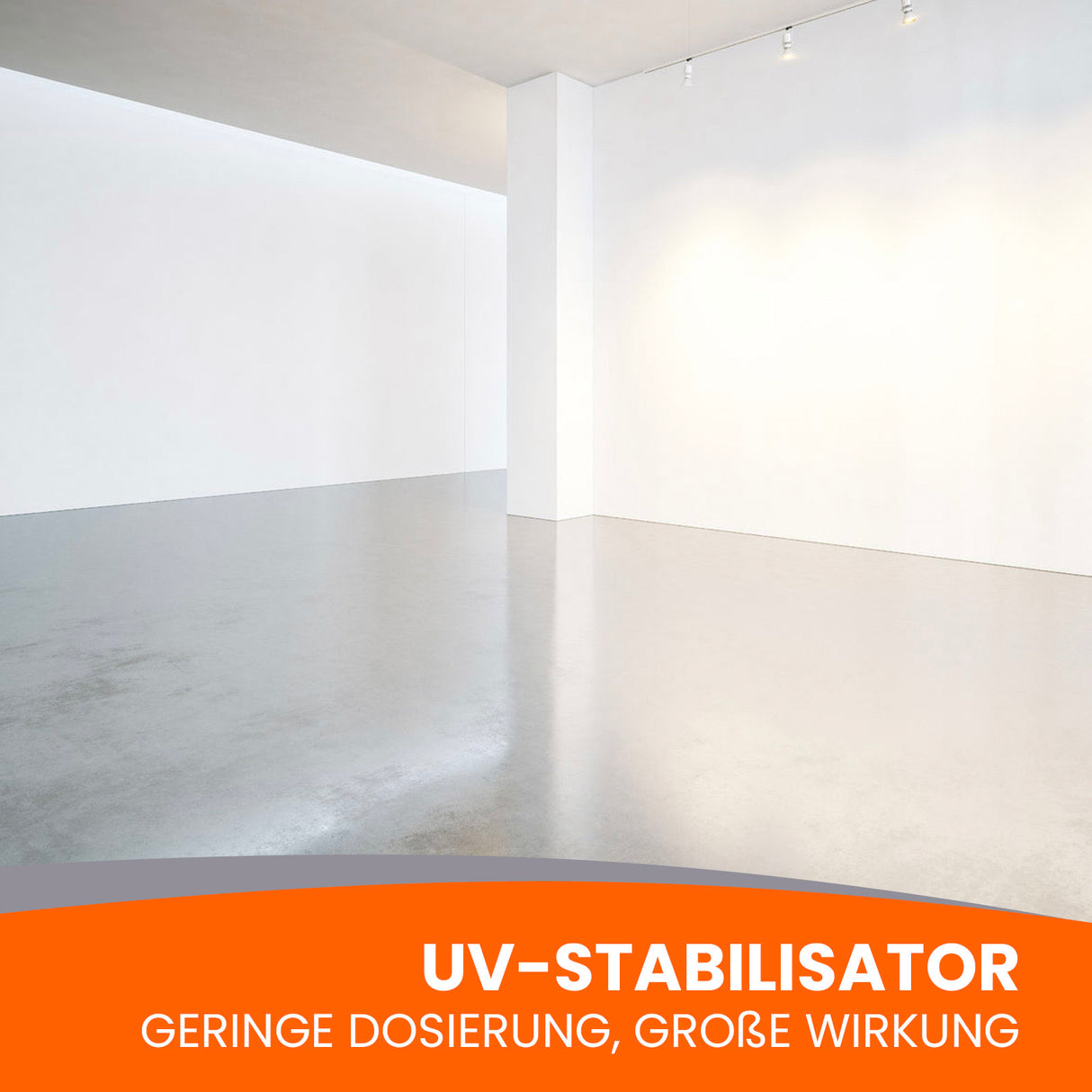 Leerer Raum mit glänzendem Boden.