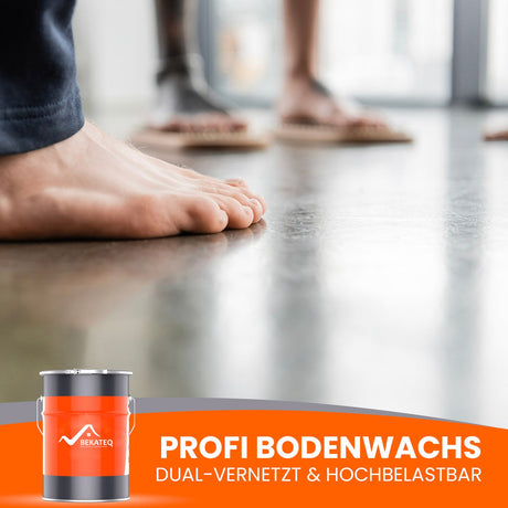 Füße auf poliertem Boden, Bodenwachs.