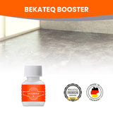 Flasche Bekateq Entlüfter vor Betonboden, Qualitätssiegel sichtbar.