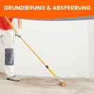 Person streicht Boden mit Rolle.