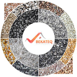 Farbige Steine in Kreisform angeordnet.